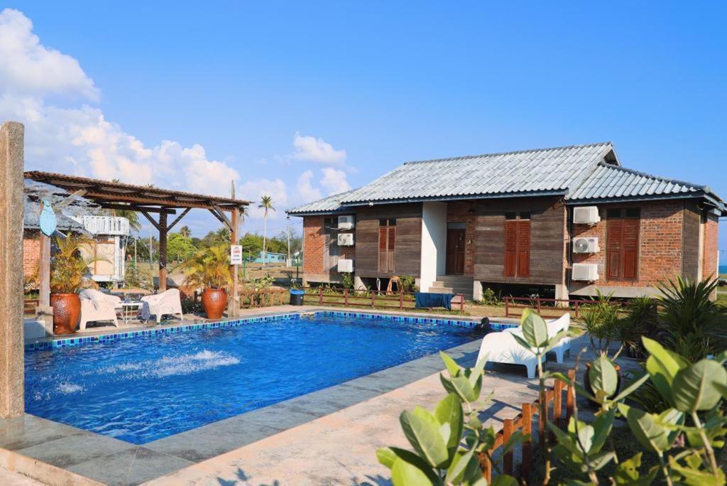 The Skepeng Apartment Kampung Penarik Exterior photo